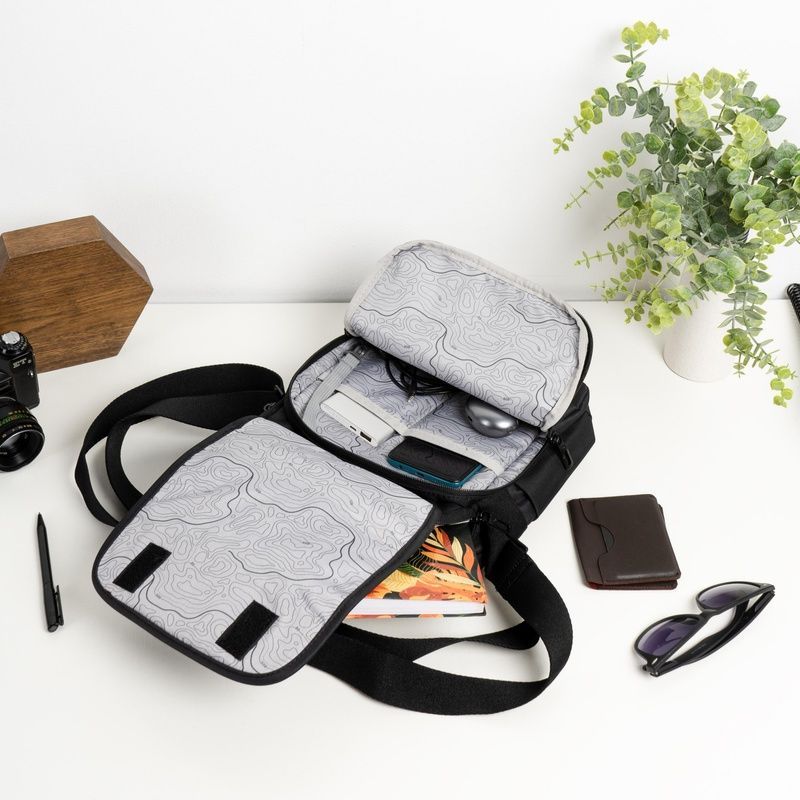 Utility Shoulder Bag 7L Discovery Downtown D00914-06